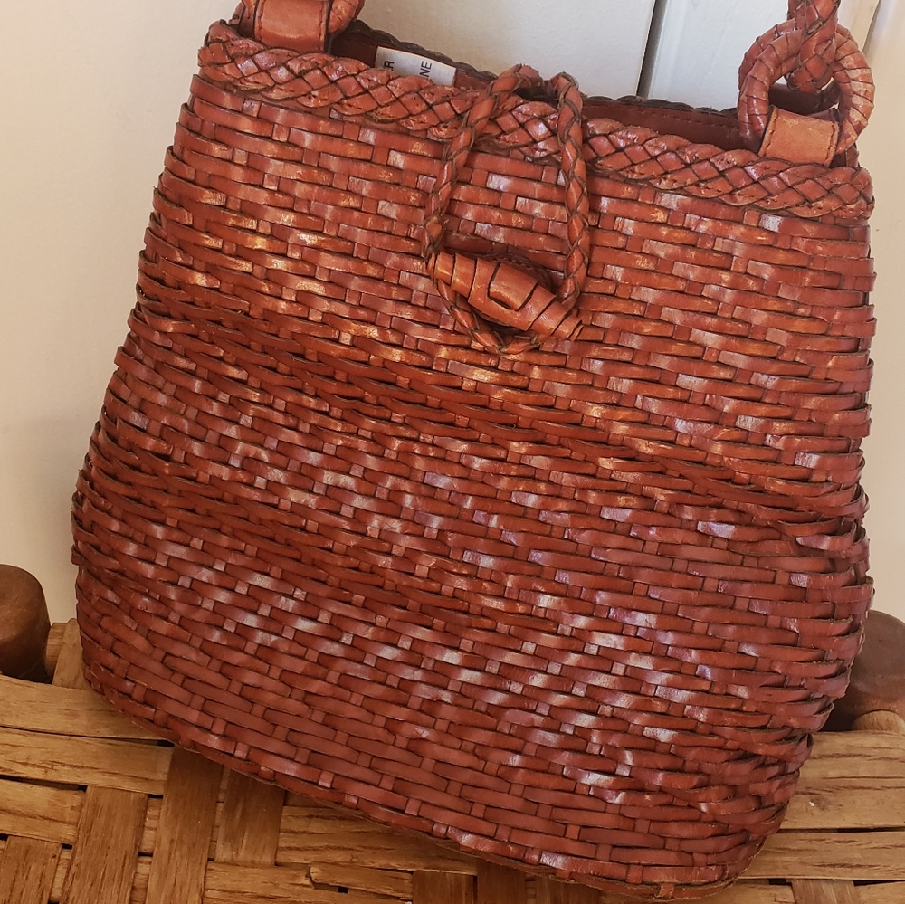 Vintage Leather Basket Weave Saddle Bag - Picture 4 of 9
